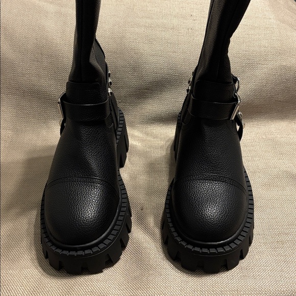 Fashion Nova Rae Platform Boots - Picture 3 of 14